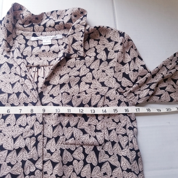 🌸 Diane Von Furstenberg | 100% Silk Hearts Buttondown top S - Picture 12 of 12